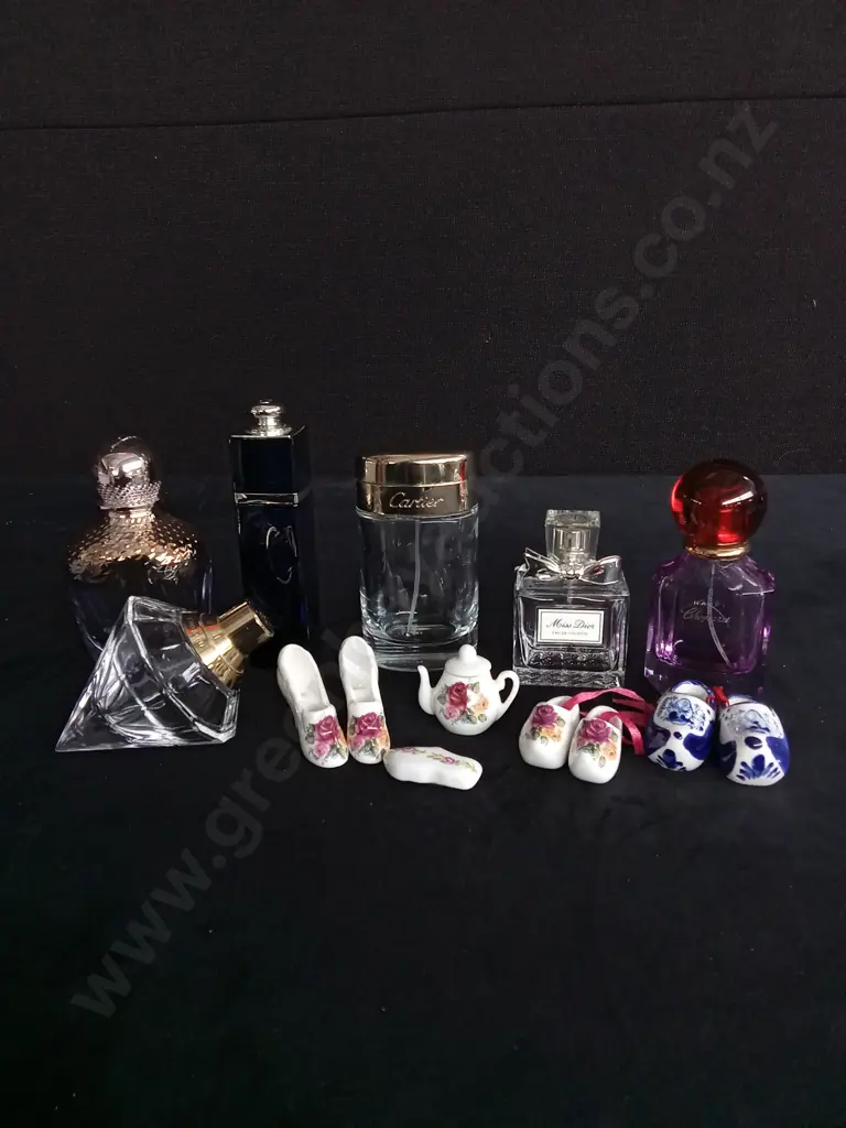 6 DESIGNER PERFUME BOTTLES AND ASSORTED MINI CERAMICS Image 1++