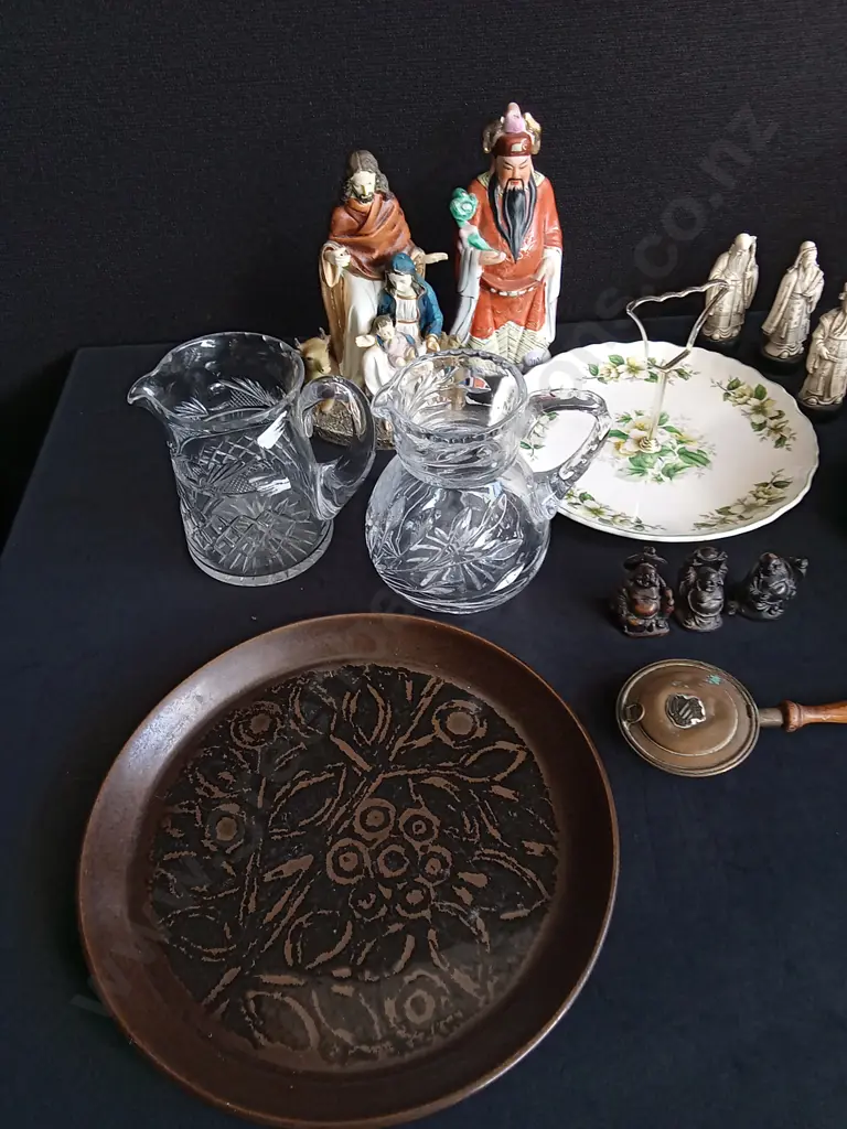MIXED LOT OF DISHES AND DECOR Image 1++