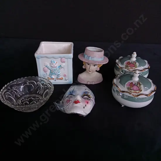 6 DECORATIVE ITEMS