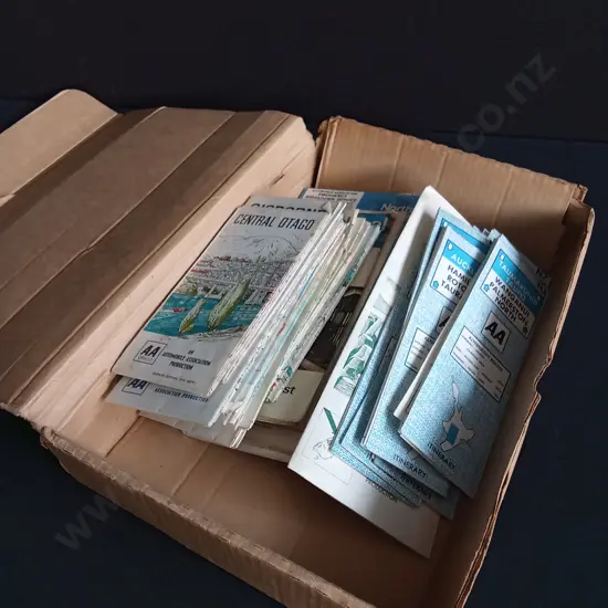 BOX OF NZ TRAVEL BROCHURES AND MAPS