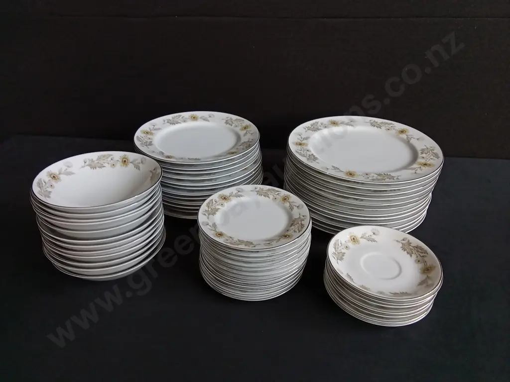 53 PIECES VICTORIA BY YAMATO FINE CHINA PLATES AND BOWLS SET Image 1++
