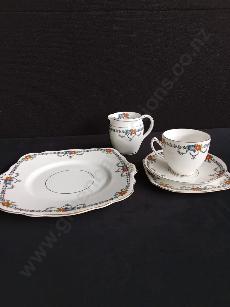 14 PIECE FOLEY CHINA MADE IN ENGLAND TEA SET Image 1++