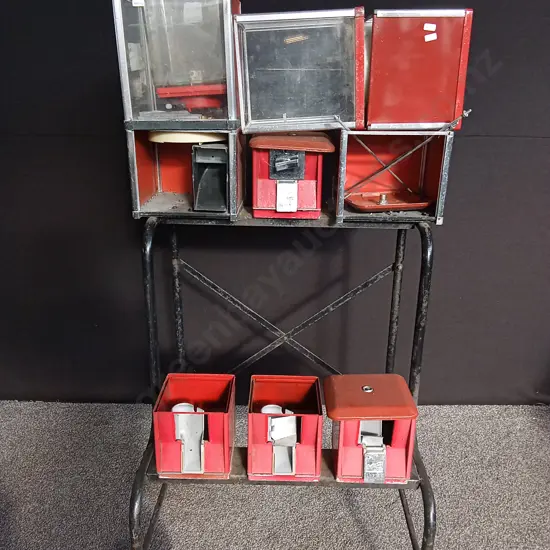 VENDING MACHINES ON STAND