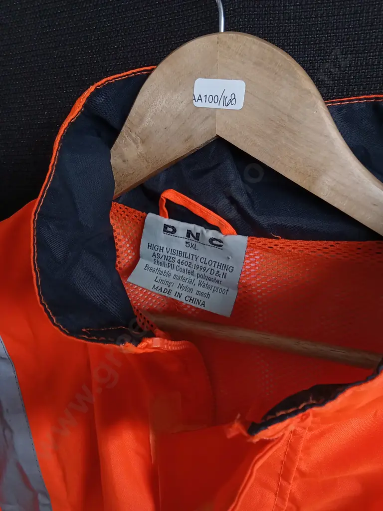 4 PIECES HI VIS WORKWEAR Image 1++