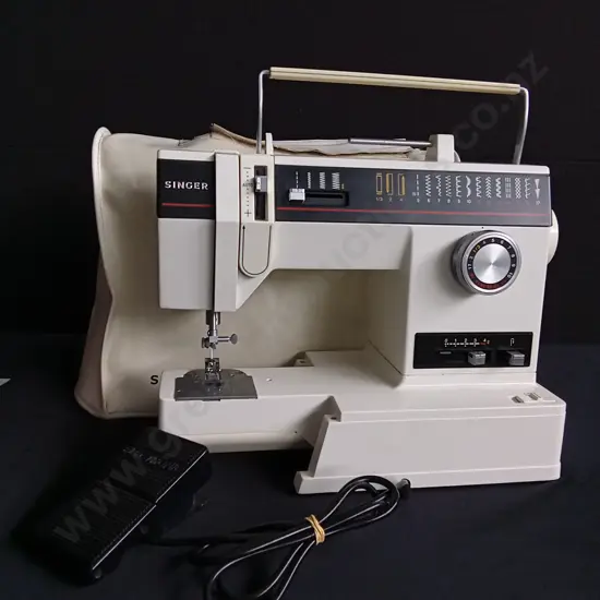 VINTAGE SINGER 6233 SEWING MACHINE