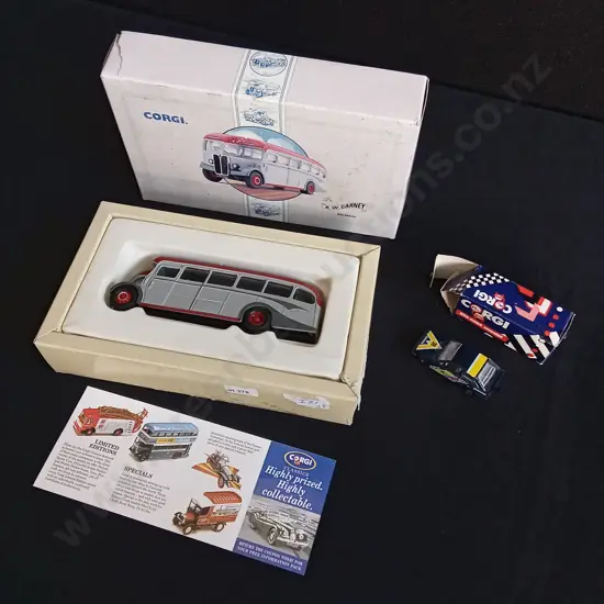 2 PIECES CORGI DIE CAST 1:50 SCALE AEC REGAL SINGLE DECK COACH AND FORD ESCORT DIE CAST MODEL, PACKAGED