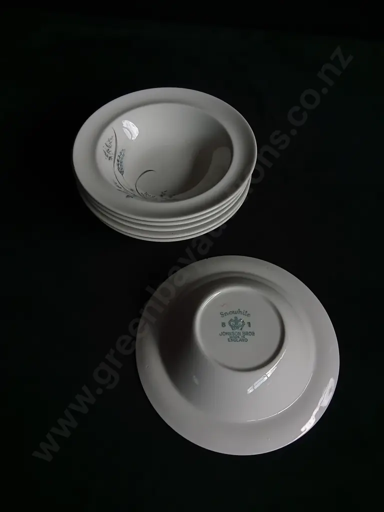6 PIECES SNOWHITE JOHNSON BROS BOWLS Image 1++