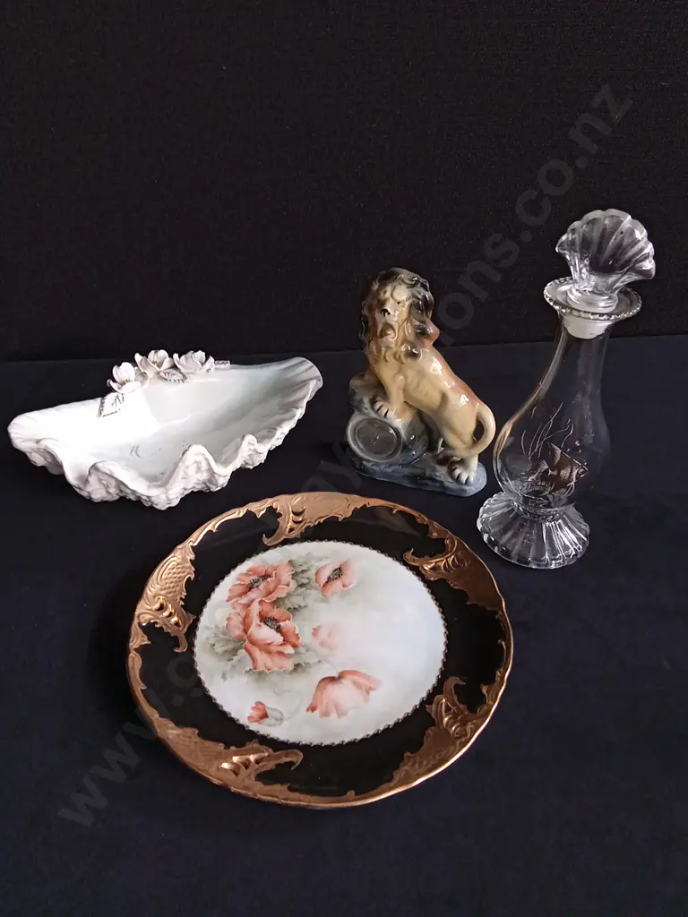 4 PIECES MIX OF VINTAGE DECORATIVE ITEMS Image 1++