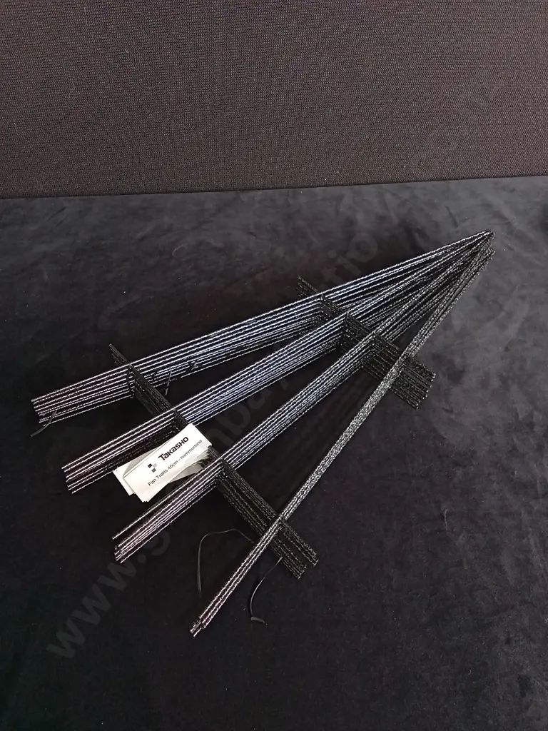 10 PIECES TAKASHO 45CM PLANT TRELLIS BRAND NEW Image 1++