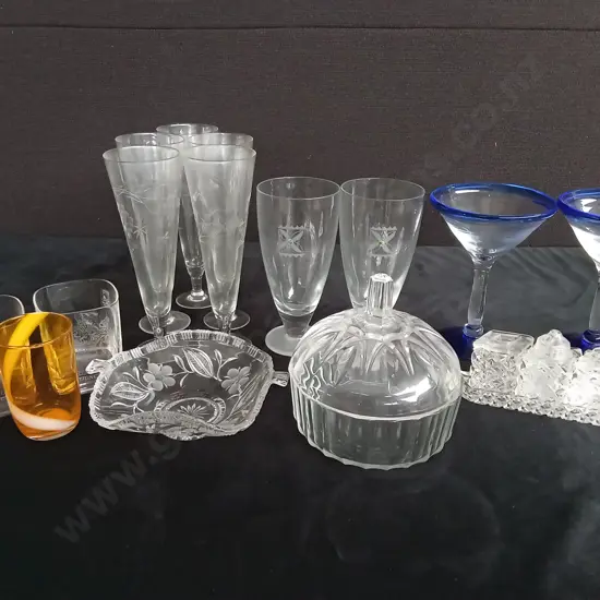 ASSORTED GLASS ITEMS
