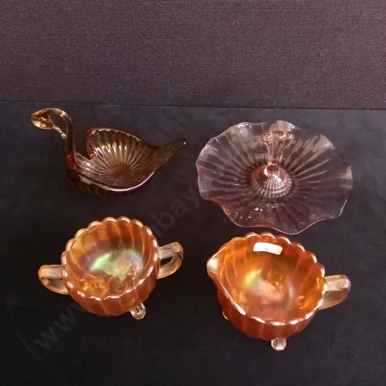 4 PIECES DECORATIVE GLASS MIX
