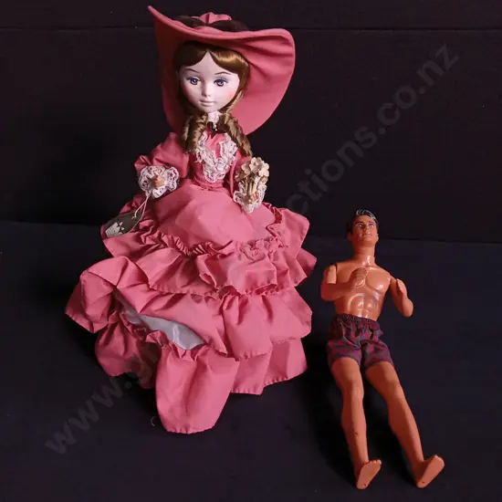 2 PIECES VINTAGE MUSICAL DOG AND BRANDON DOLL FROM 90210