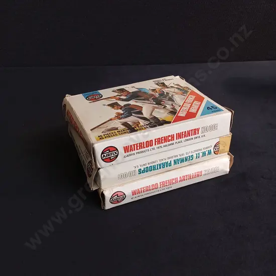 3 VINTAGE BOXES OF MILITARY MODELS, AIRFIX