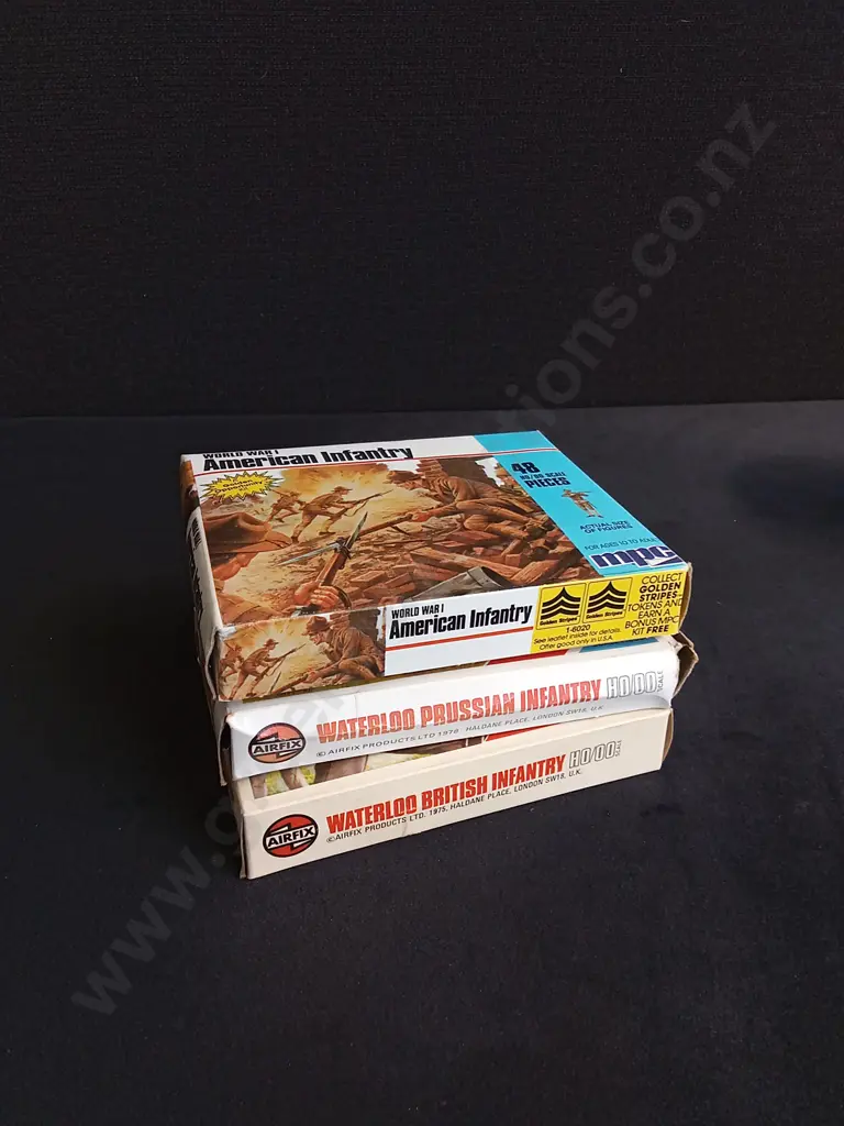 3 VINTAGE BOXES OF MILITARY MODELS, MPC AND AIRFIX Image 1++