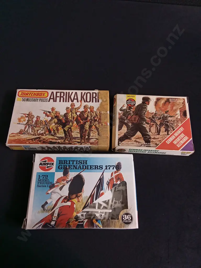 3 VINTAGE BOXES OF MILITARY MODELS, MATCHBOX AND AIRFIX Image 1++