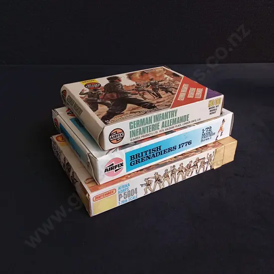 3 VINTAGE BOXES OF MILITARY MODELS, MATCHBOX AND AIRFIX