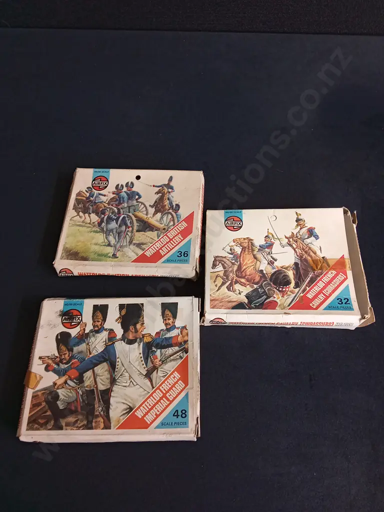 3 VINTAGE BOXES OF MILITARY MODELS, AIRFIX Image 1++