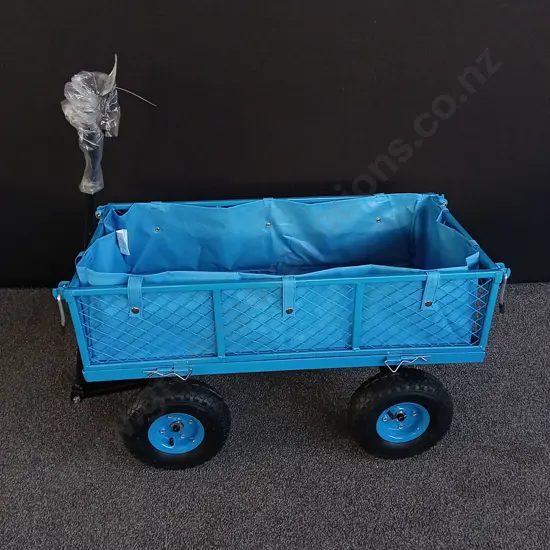 BRAND NEW GARDEN CART