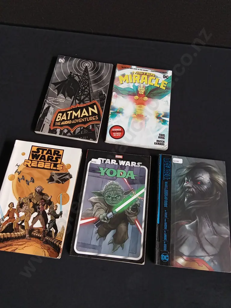 5 PIECES MARVEL AND DC COMICS Image 1++