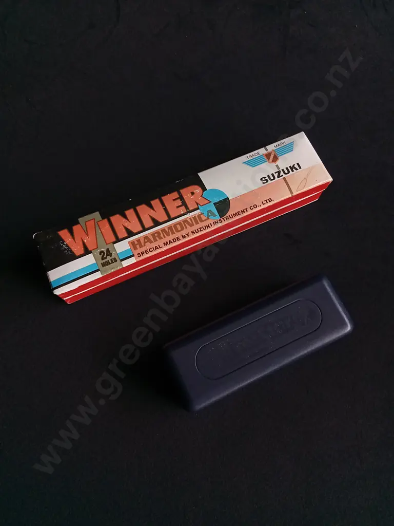 2 PIECES VINTAGE HARMONICAS IN ORIGINAL PACKAGING, WINNER AND SILVER STAR Image 1++