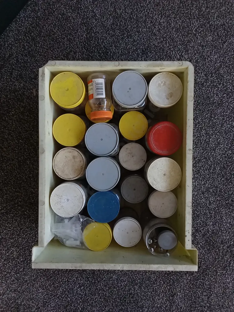 BOX OF HARDWARE Image 1++