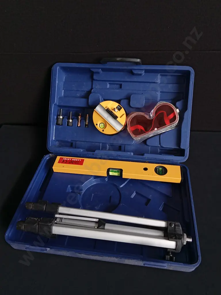 ROTARY LASER SET IN CARRYING CASE Image 1++