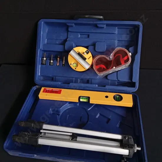 ROTARY LASER SET IN CARRYING CASE