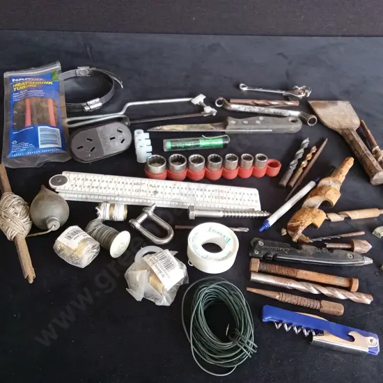 BOX OF ASSORTED ITEMS