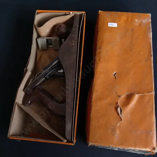 VINTAGE STANLEY NUMBER 5 HAND PLANE IN ORIGINAL BOX