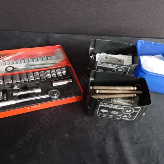 SOCKET SET AND HARDWARE