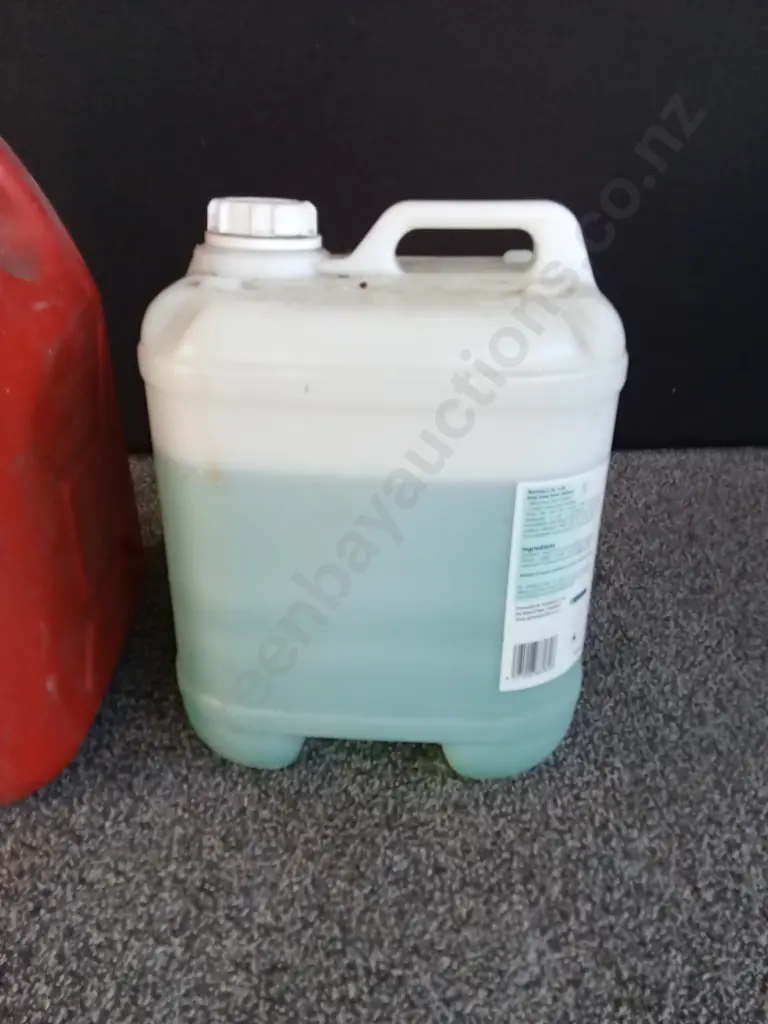 ALL PURPOSE CLEANER AND OIL CANISTER Image 1++