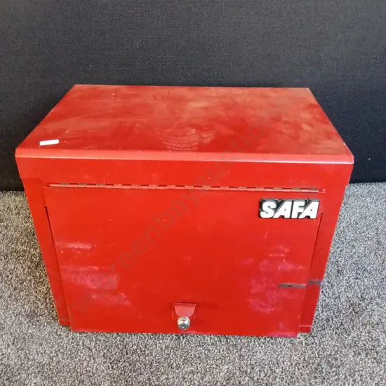 RED SAFA TOOLBOX WITH TOOLS