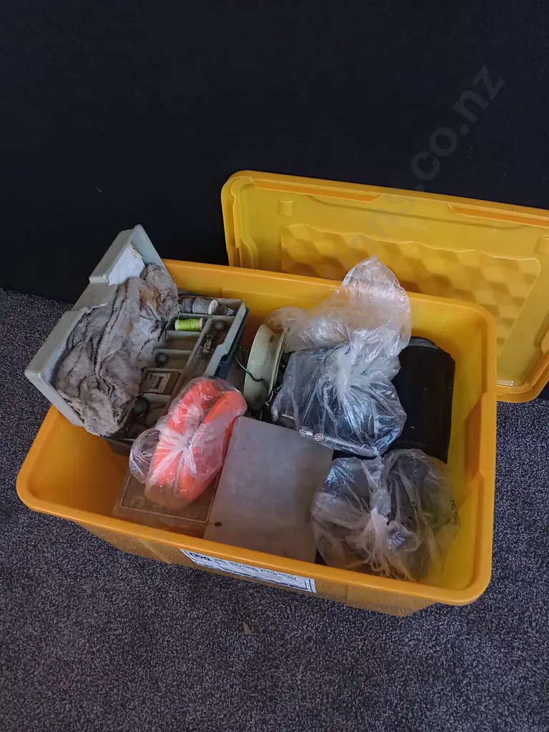 BOX OF FISHING GEAR Image 1++
