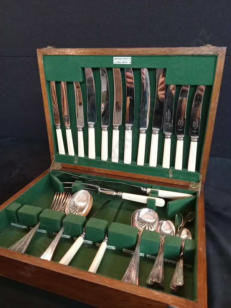 HARRISON SHEFFIELD FURTHER & CO STAINLESS STEEL CUTLERY SET Image 1++