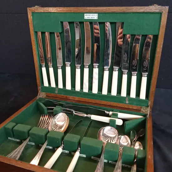 HARRISON SHEFFIELD FURTHER & CO STAINLESS STEEL CUTLERY SET