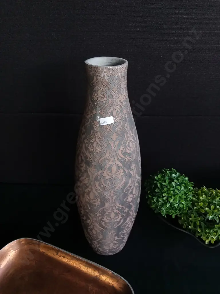 3 PIECES DECOR MIX, METALLIC TRAY, VASE AND FAUX PLANT Image 1++