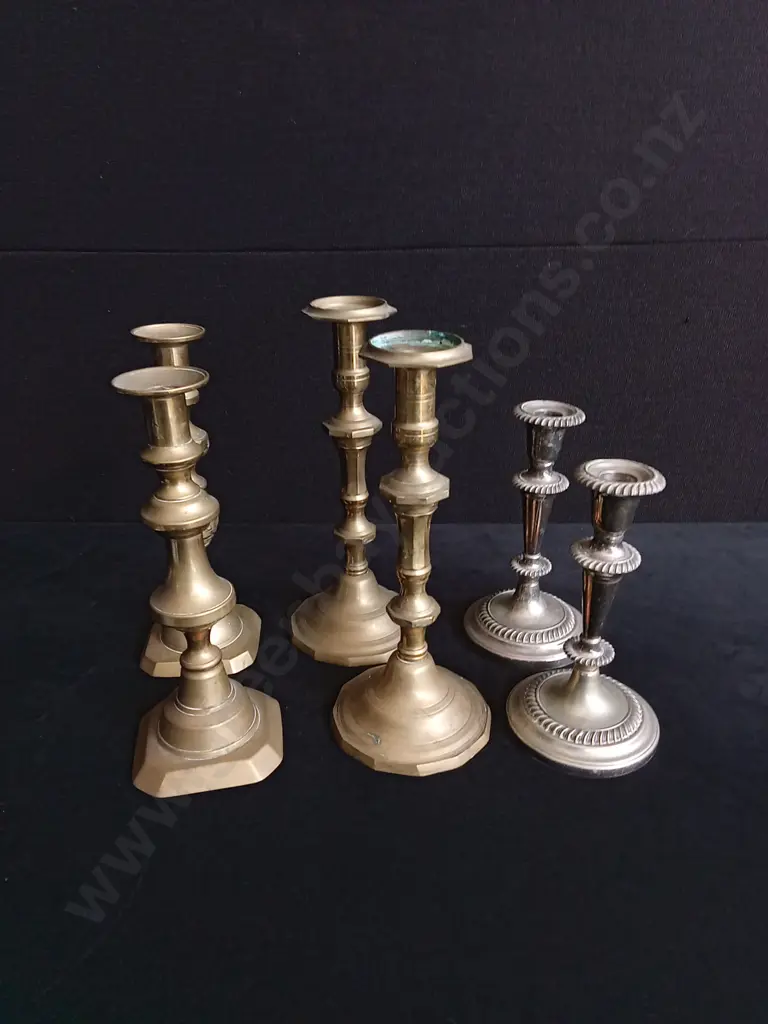 6 PIECES BRASS CANDLESTICKS Image 1++
