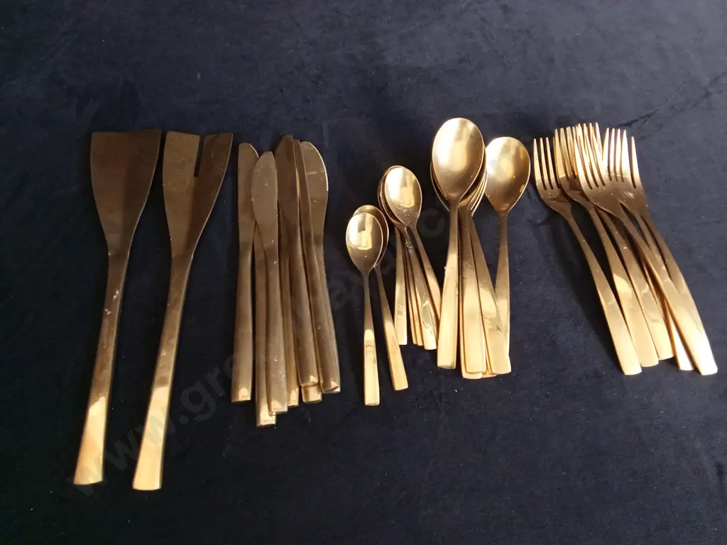 SALT & PEPPER GOLD COLOURED CUTLERY SET Image 1++