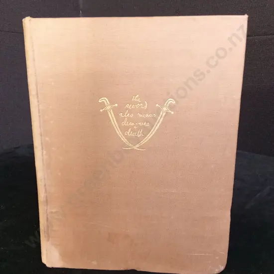 VINTAGE HARDBACK EDITION OF SEVEN PILLARS OF WISDOM BY T.E. LAWRENCE