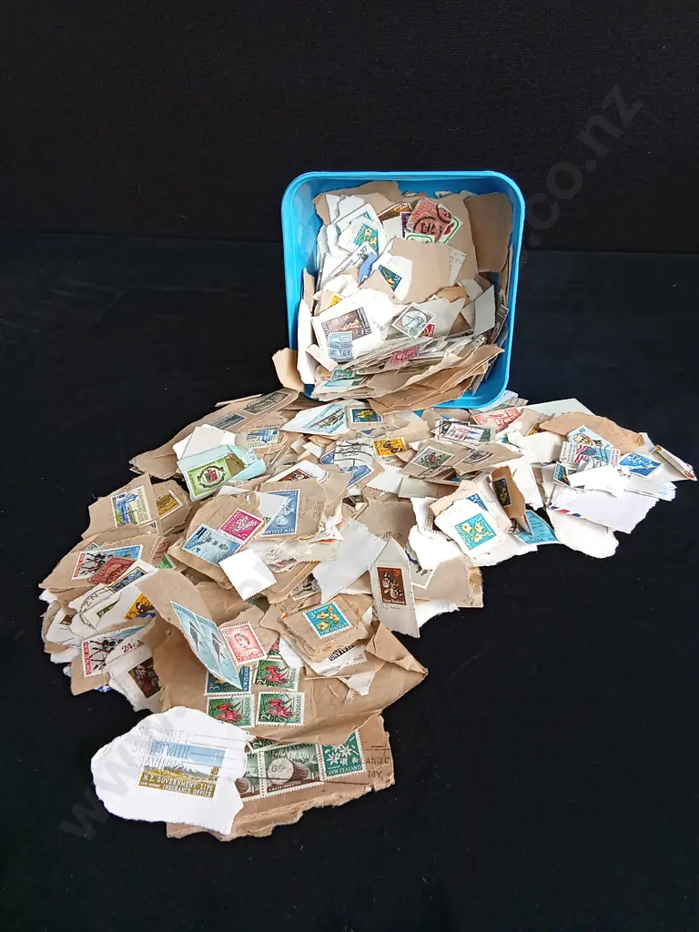 BOX OF ASSORTED VINTAGE STAMPS Image 1++