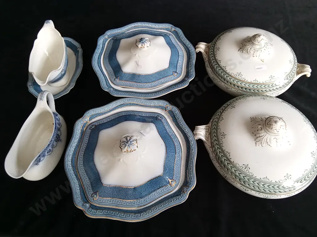 2 ALLIES DISHES 2 NEVADA SOL DISHES AND 2 CERAMIC JUGS Image 1++