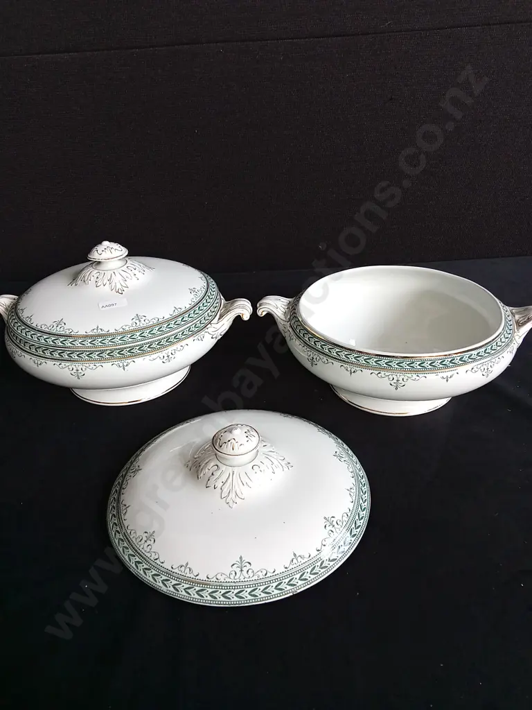 2 ALLIES DISHES 2 NEVADA SOL DISHES AND 2 CERAMIC JUGS Image 1++