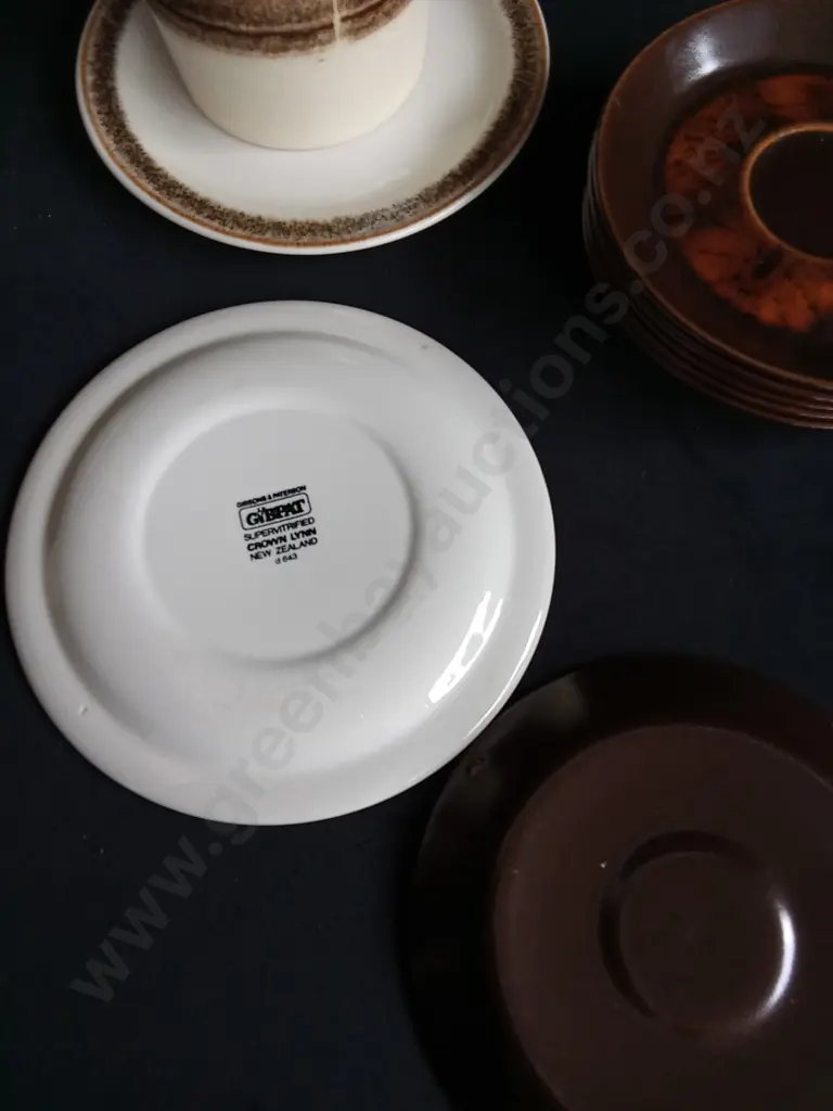9 PIECES CROWN LYNN PLATE SETS Image 1++