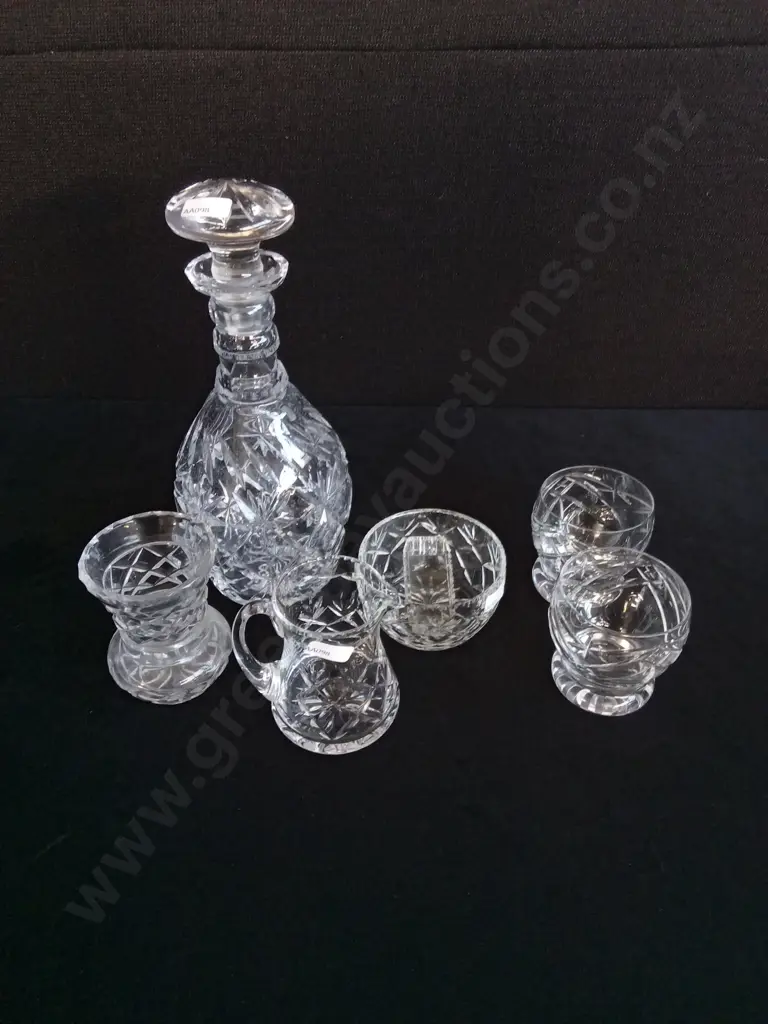 6 PIECES MIX OF GLASSWARE INCLUDING PAIR OF GLASSES AND DECANTER Image 1++