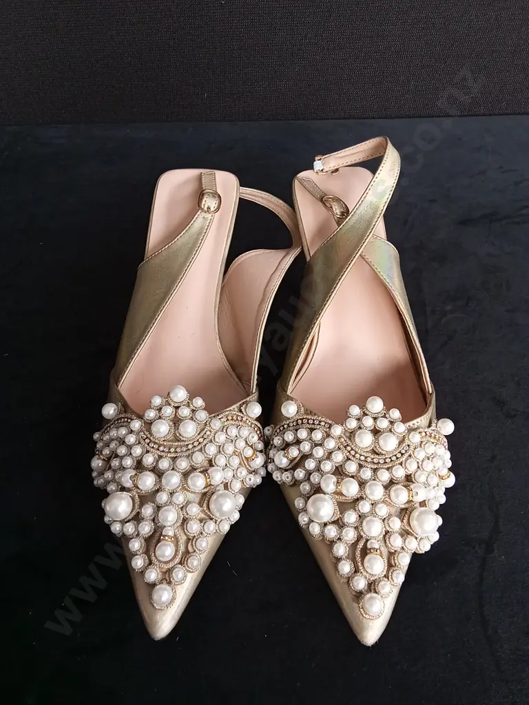BRAND NEW SIZE 41 HEELS Image 1++