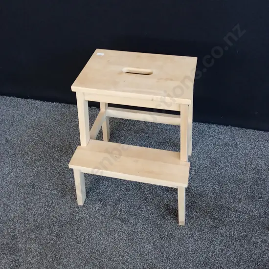 WOODEN STEPPING STOOL