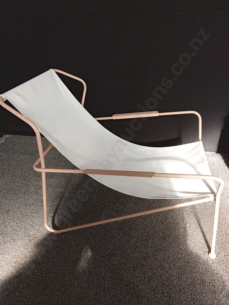 OUTDOOR LOUNGE CHAIR Image 1++