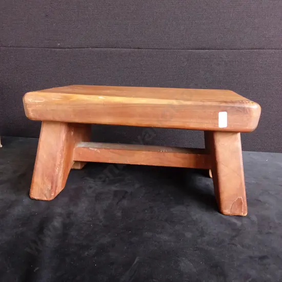 WOODEN STEP STOOL