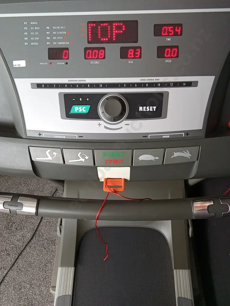 TUNTURI T40 TREADMILL Image 1++