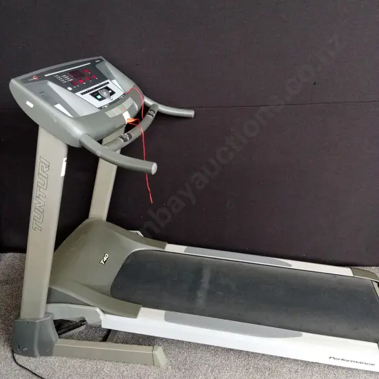 TUNTURI T40 TREADMILL